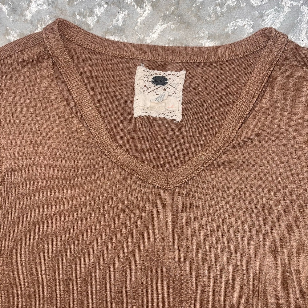 Cupio Tan camel Long Sleeve V-Neck Top ribbed hems large - Picture 5 of 5